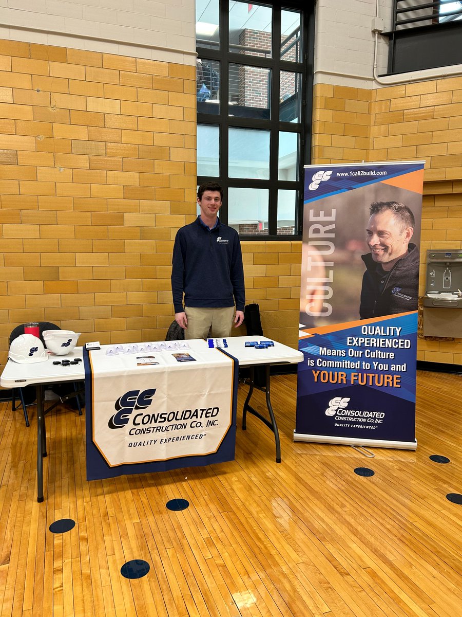 1Call2Build's tweet image. Yesterday, we visited Menasha High School to speak with students about the different career paths that the construction industry has to offer. Thank you for hosting us @MenashaHS!