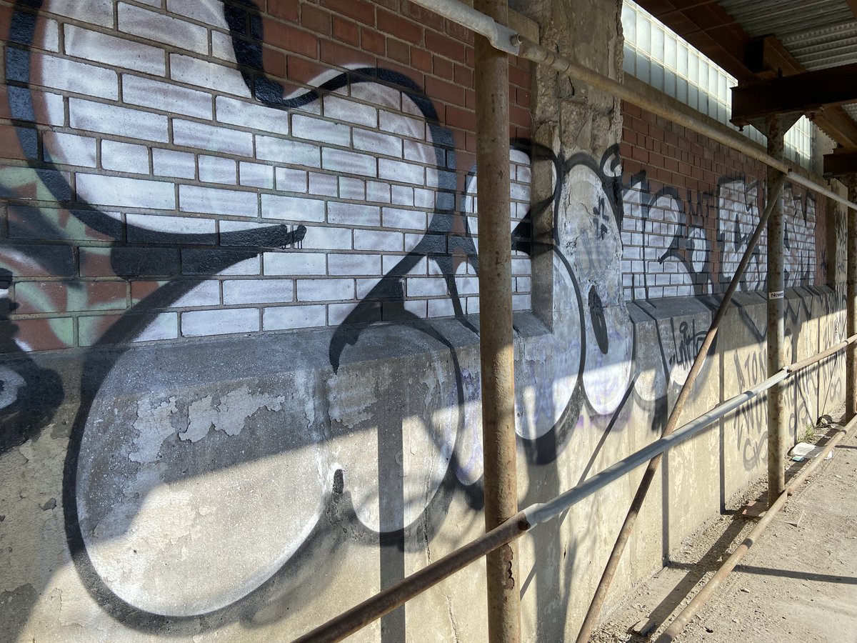 _MarkPure32's tweet photo. South Side Chicago abandoned factory… #Zwon #Fact #Atomic #Tdm @graffitichicago @GraffitiRadical #GraffitiArt #chicagograffiti @GraffitiDocFilm @GraffitiArtMag @at149st @StreetArtDream #StreetArt https://t.co/hXQAueDyrl