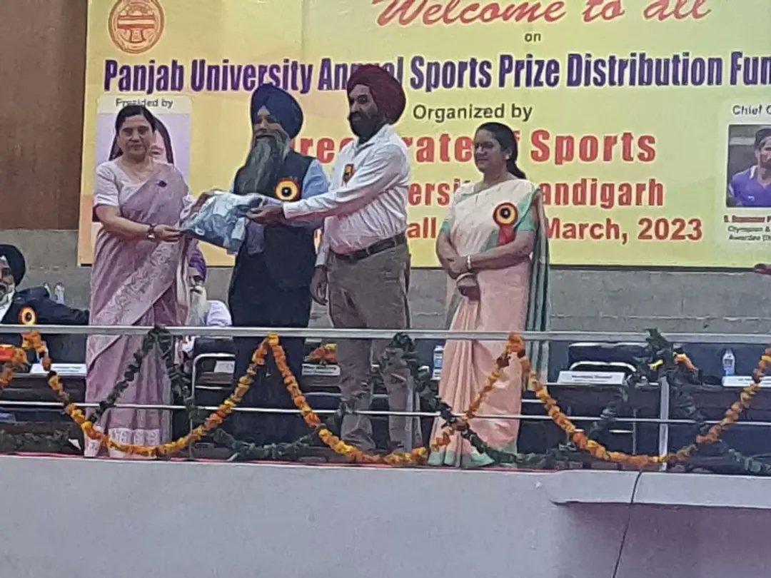 GPCCollege's tweet photo. GPC Principal Dr. Neena Seth Pajni  honored by Directorate of Sports, Panjab University, Chandigarh at Panjab University Annual Sports Prize Distribution Function for the session 2022-23.
#gpcalour #panjabuniversitychandigarh #UGC #ministryofeducation #nss #ncc  #sports #pusc https://t.co/XWTDe6iIlV