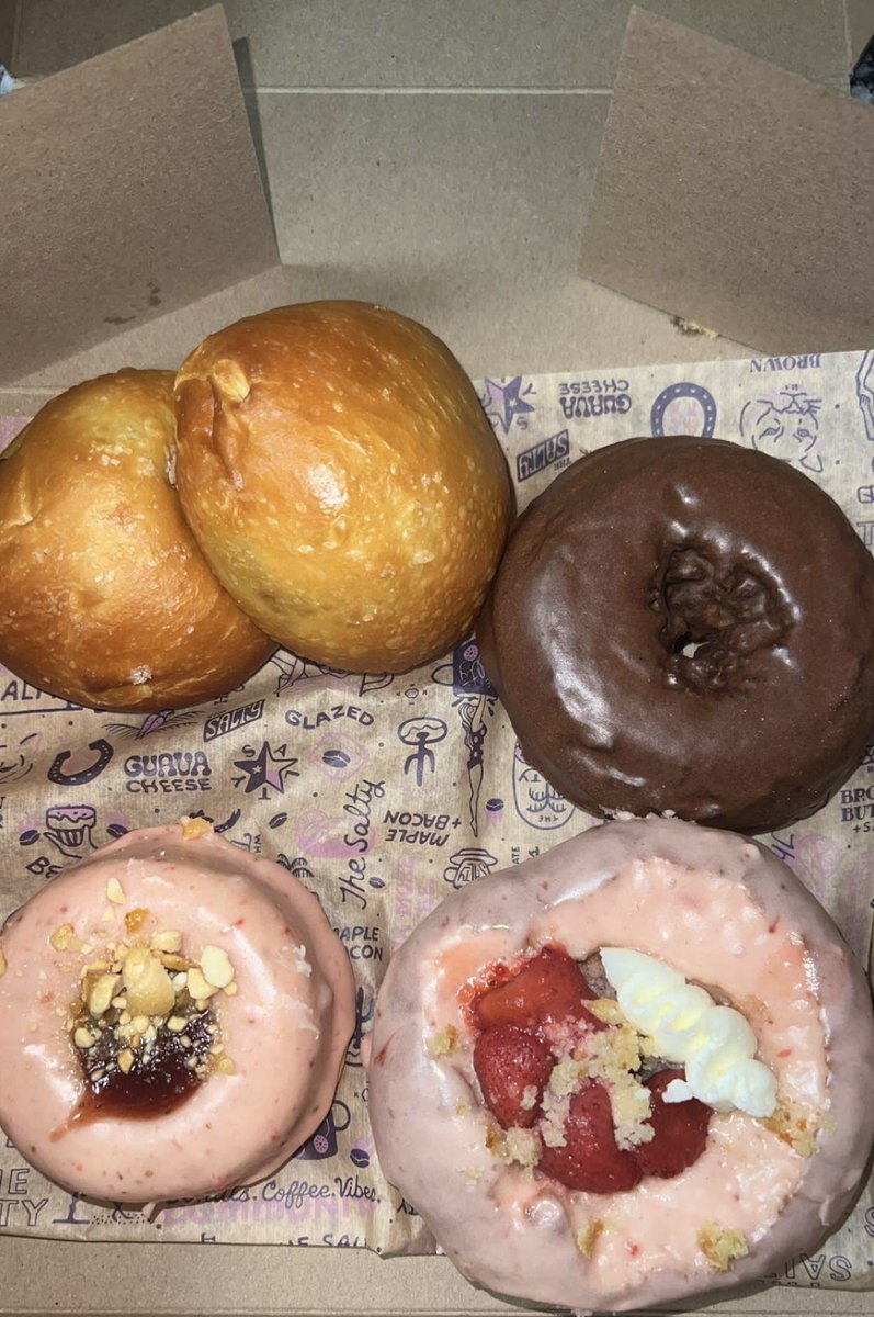 GrlNxtDr♡♡♡ on Twitter "The Salty Donut brisket bbq kolaches 10/10 chocolate texas sheet cake