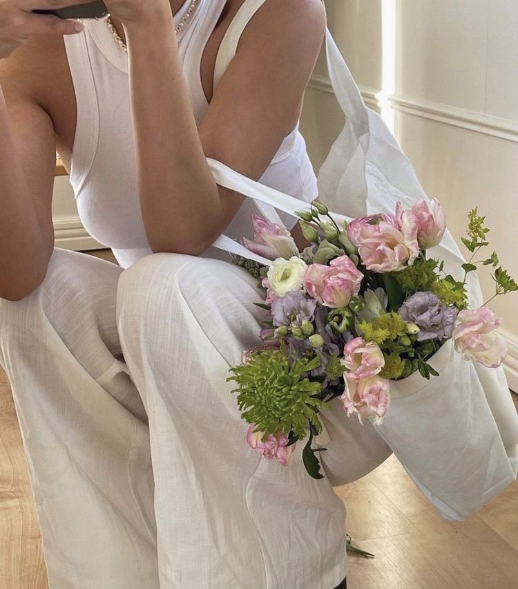malusokay's tweet photo. Buying beautiful flowers >>> https://t.co/XCSqfXpqG7