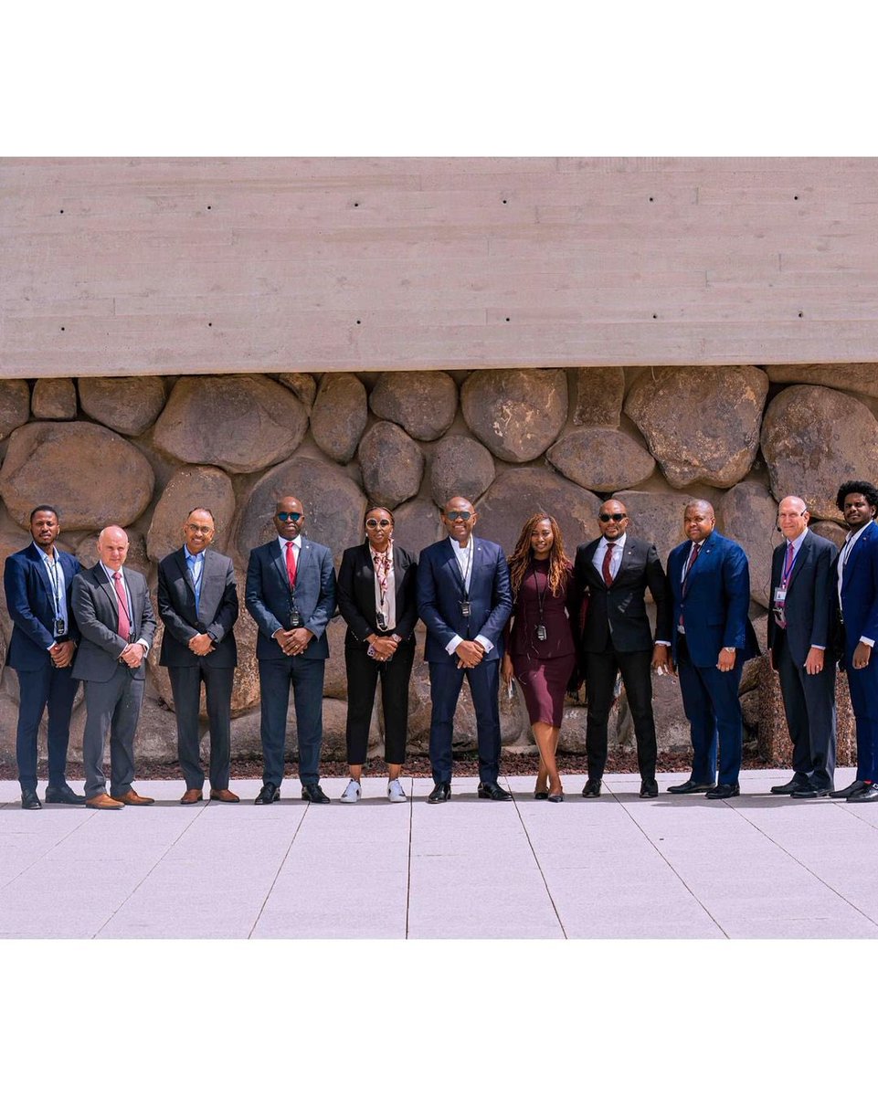 HeirsInsurance_'s tweet photo. Our Group Chairman, @TonyOElumelu just wrapped up a business trip to Israel 🇮🇱 aimed at forging valuable partnerships with the Israeli private sector.
#SimpleLifeIsHere #ProtectedByHeirsInsurance #Africapitalism
1/2 https://t.co/ypBzfp8fxl
