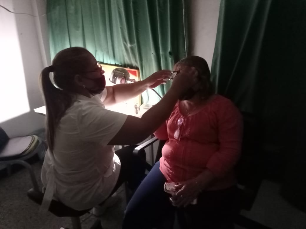 cubacooperaven's tweet photo. Comprometidos con devolver la luz y la esperanza en la Óptica Los Pozones, estado #Barians, #Venezuela.
¡💖Juntos por cada latido 💖!
🇨🇺#CubaPorLaVida👏 #CubaCoopera 👏 #UnaMejorJuventud
@cubacooperaven @MinSaludVE @MagaGutierrezV @CubacooperaveB6 https://t.co/Zw9Szc7Szd