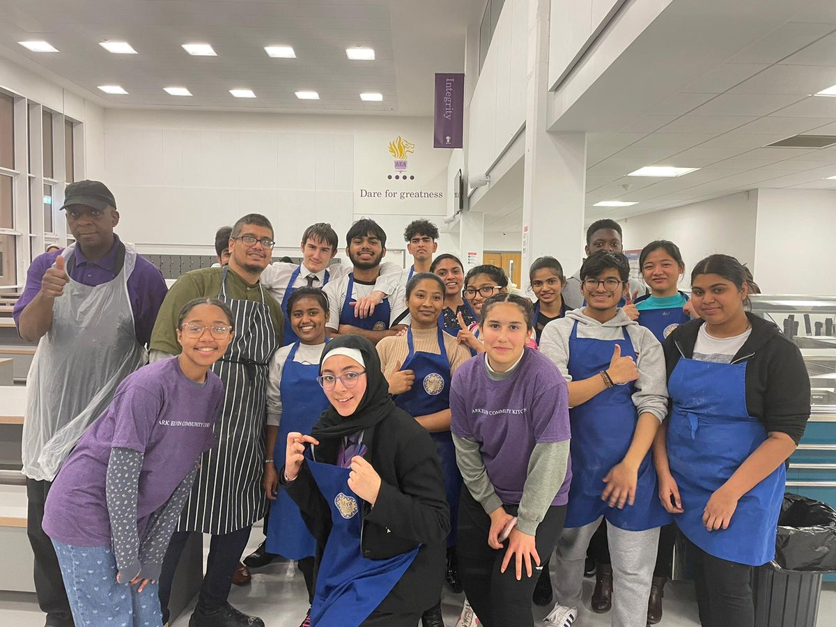 Our strong team of Ark Elvin volunteers! Shoutout to the staff &amp; students at <a href="/ArkElvinAcademy/">Ark Elvin Academy</a> who volunteer their time each Wednesday after school to support the community. Thanks also to <a href="/RSfoundation/">The Raheem Sterling Foundation</a> for funding this initiative! Over 6 month's worth of Community Kitchens now...