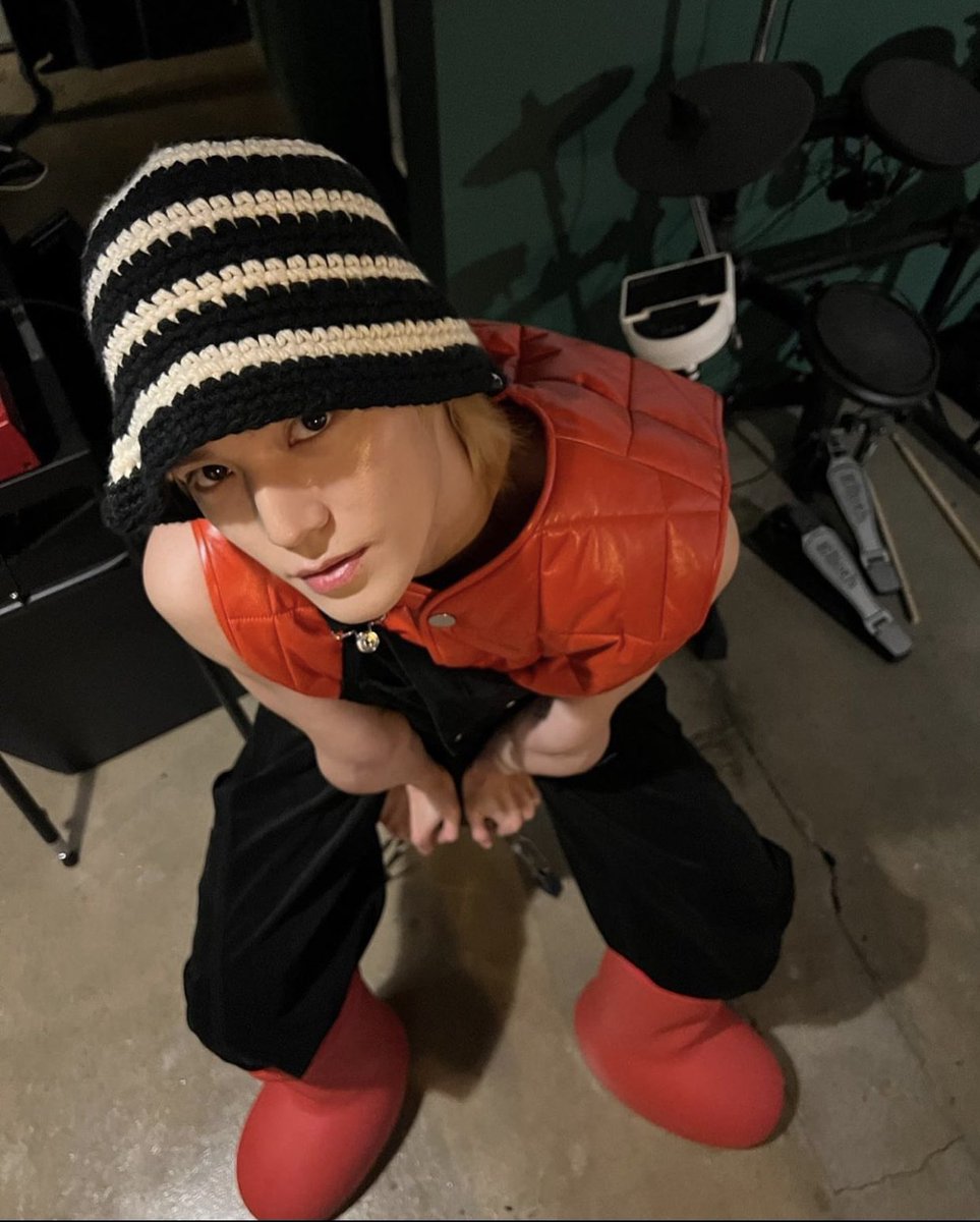 ty_cherie's tweet photo. #TAEYONG INSTAGRAM UPDATE
I miss you so much my Atom!! 😍
And why are you still hiding your hair? Something big is coming? I can’t wait!😌
#BigRedBoot
🔗 https://t.co/gfJLTgCffD https://t.co/L3M8jCSEsE
