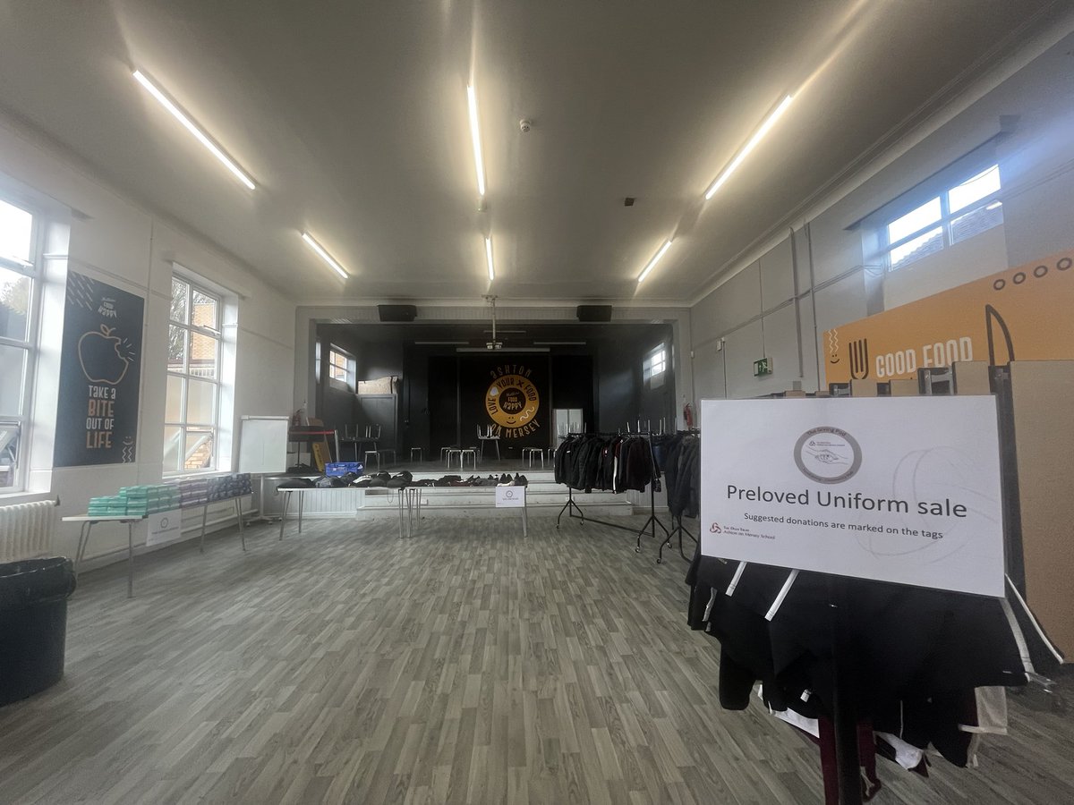 XCRobboX's tweet photo. Thank you to all that attended our community event this evening. It was a huge success. Date for your diary: Thursday 25th May we will be holding our next event. If you wish to donate any preloved uniform please drop it into reception or your child can bring it to school. https://t.co/lYSreS1ZVR