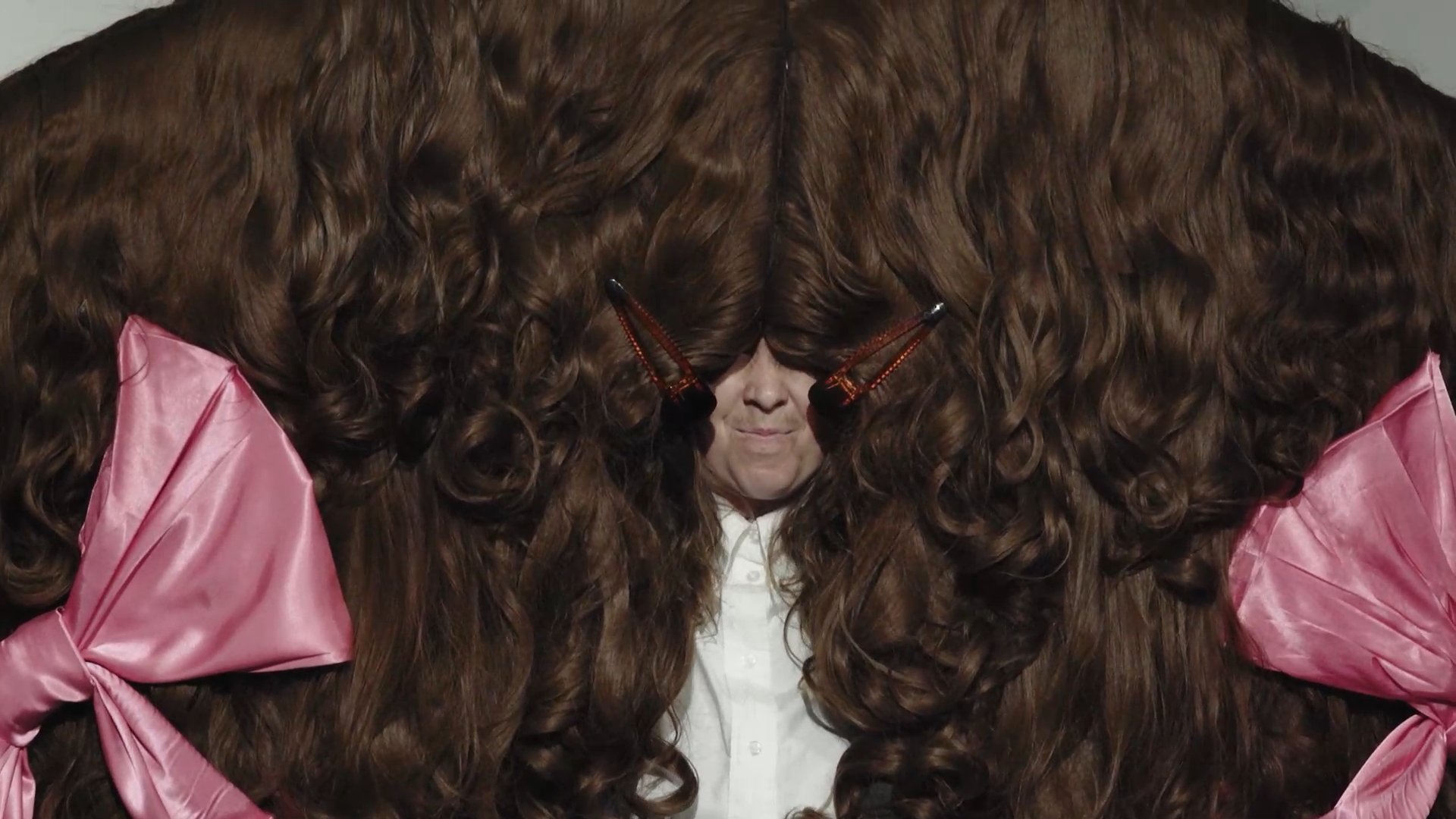 Guinness World Records on Twitter "New record Widest wig 2.58 m (8 ft 6 in) achieved by Dani
