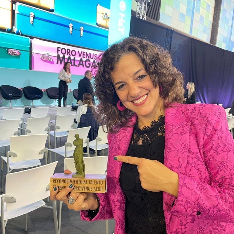redestinea's tweet photo. Premio Tanit como Reconocimiento al Talento Femenino en el Foro Turístico - @Fycma 

#mujer #turismo https://t.co/fF8A6k9LzW