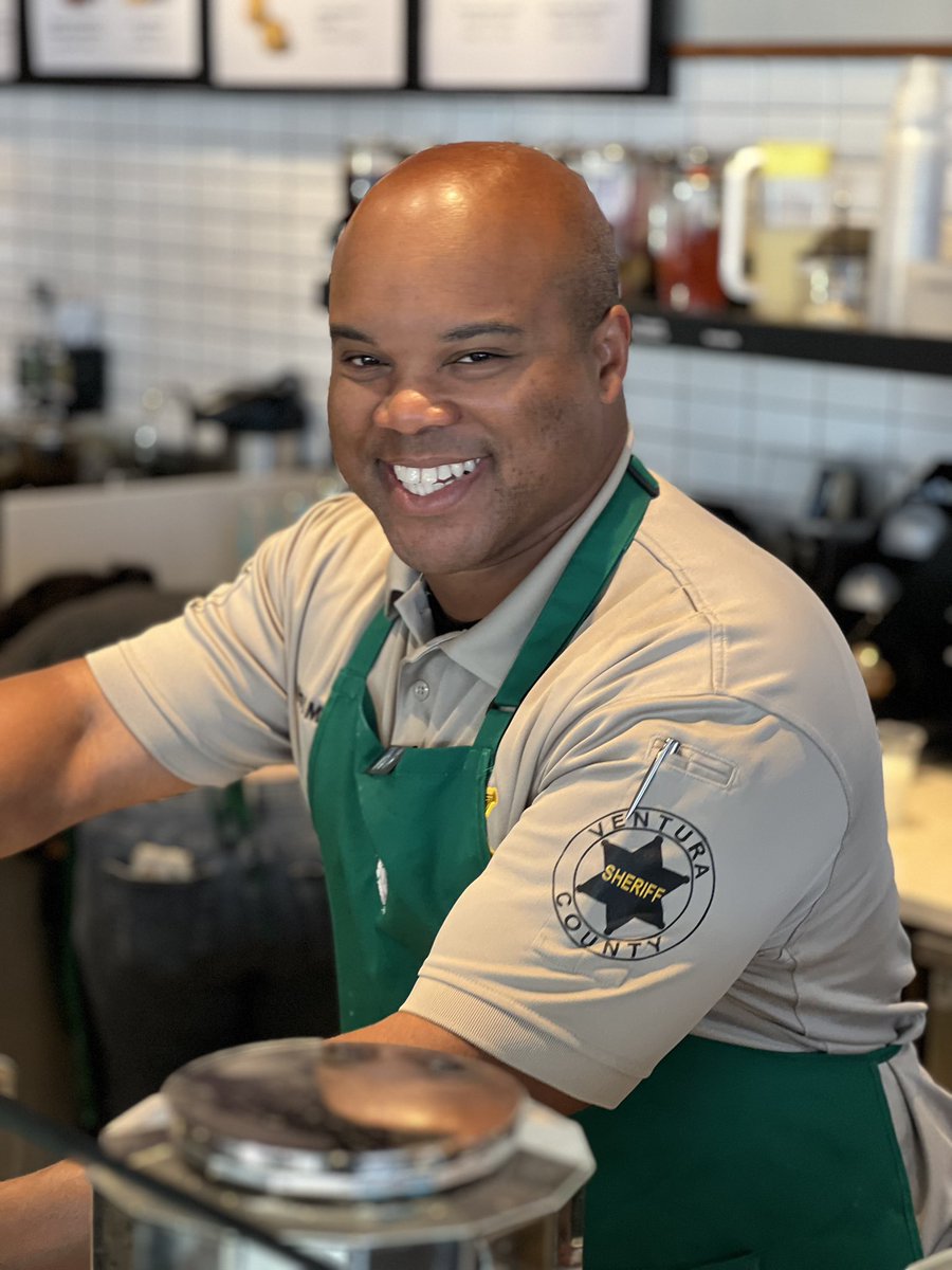 camarillopolice's tweet image. Coffee with a Cop at Starbucks. A great time with members of VCFD Wildland. Stay tuned for the next Coffee event. #VCSheriff #VCFD @VCFD @VENTURASHERIFF @CityCamarillo