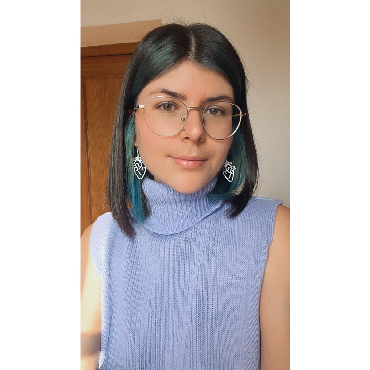 magdala_swaggy's tweet photo. Vengo a dejar mis pendientes por aquí también. Son corazones hechos con impresora 3D. Súper resistentes y al ser blancos quedan genial con todo y más ahora en primavera✨🫀 Me ayudas con un RT porfa☺️ https://t.co/QJJKQcTZKL