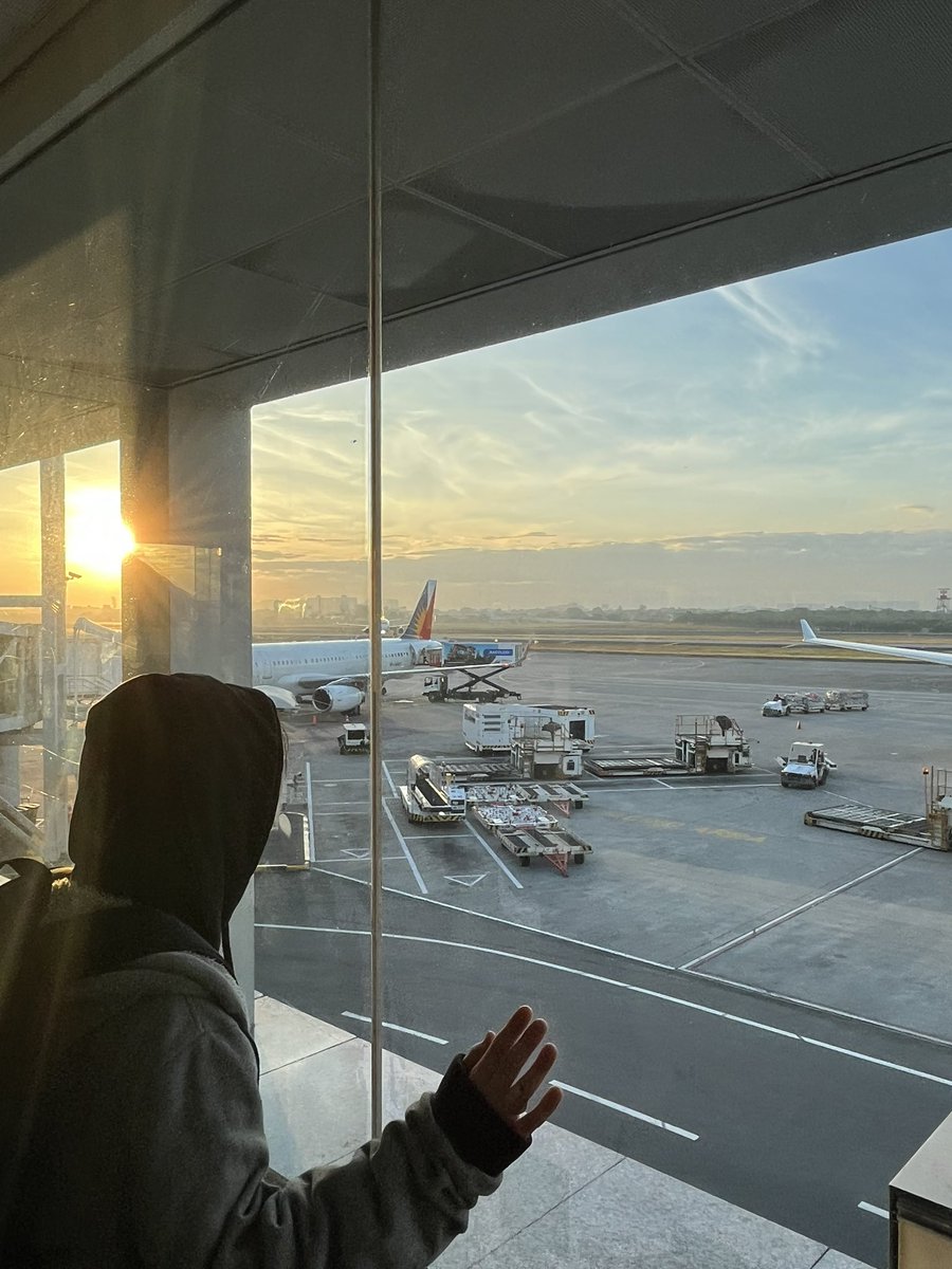 Dreams come true 🤍

Guess where we flew to
(the clue is on the plane)
Aaaaaaaaaaaaaaaaaaaaaa