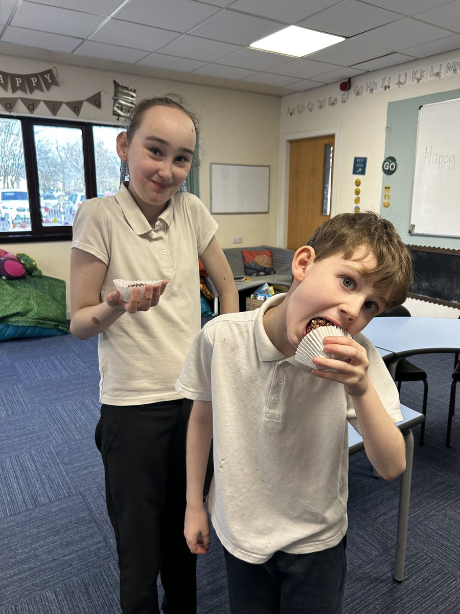 Miss Prentice & The Hive 🐝 tweet media