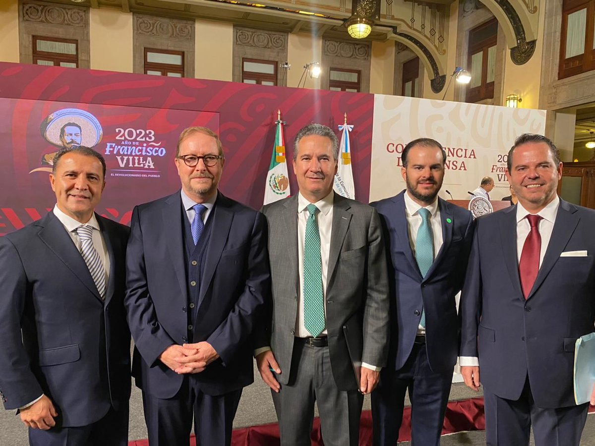 Felicitamos al nuevo presidente del <a href="/ConsejoCC/">Consejo Comunicación</a>, Francisco Casanueva Pérez,  deseándole éxito en su gestión; y reconocemos el gran trabajo realizado por José Carlos Azcárraga ¡Enhorabuena!