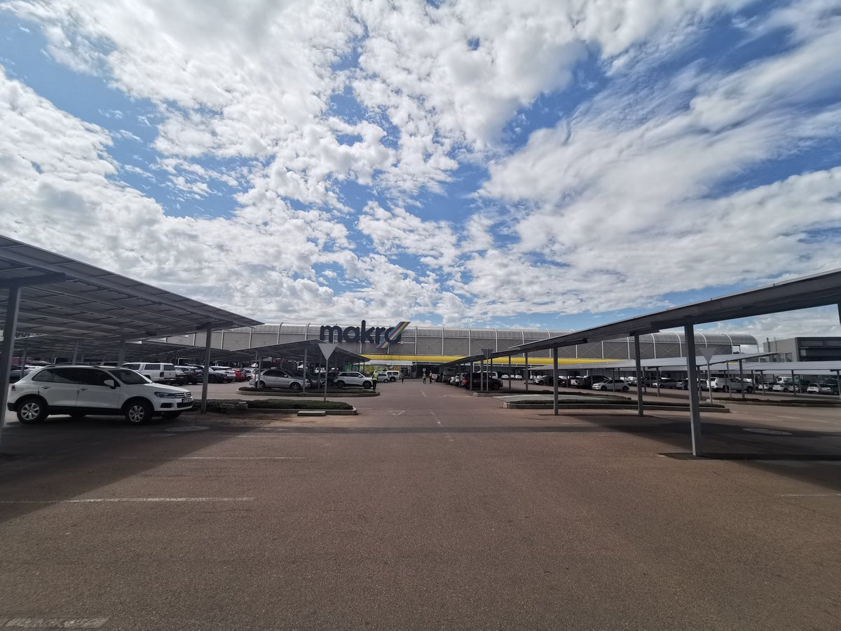 Atleast @MassmartSA #makro is doing their part with #solar all over.
#Renewableenergysources.