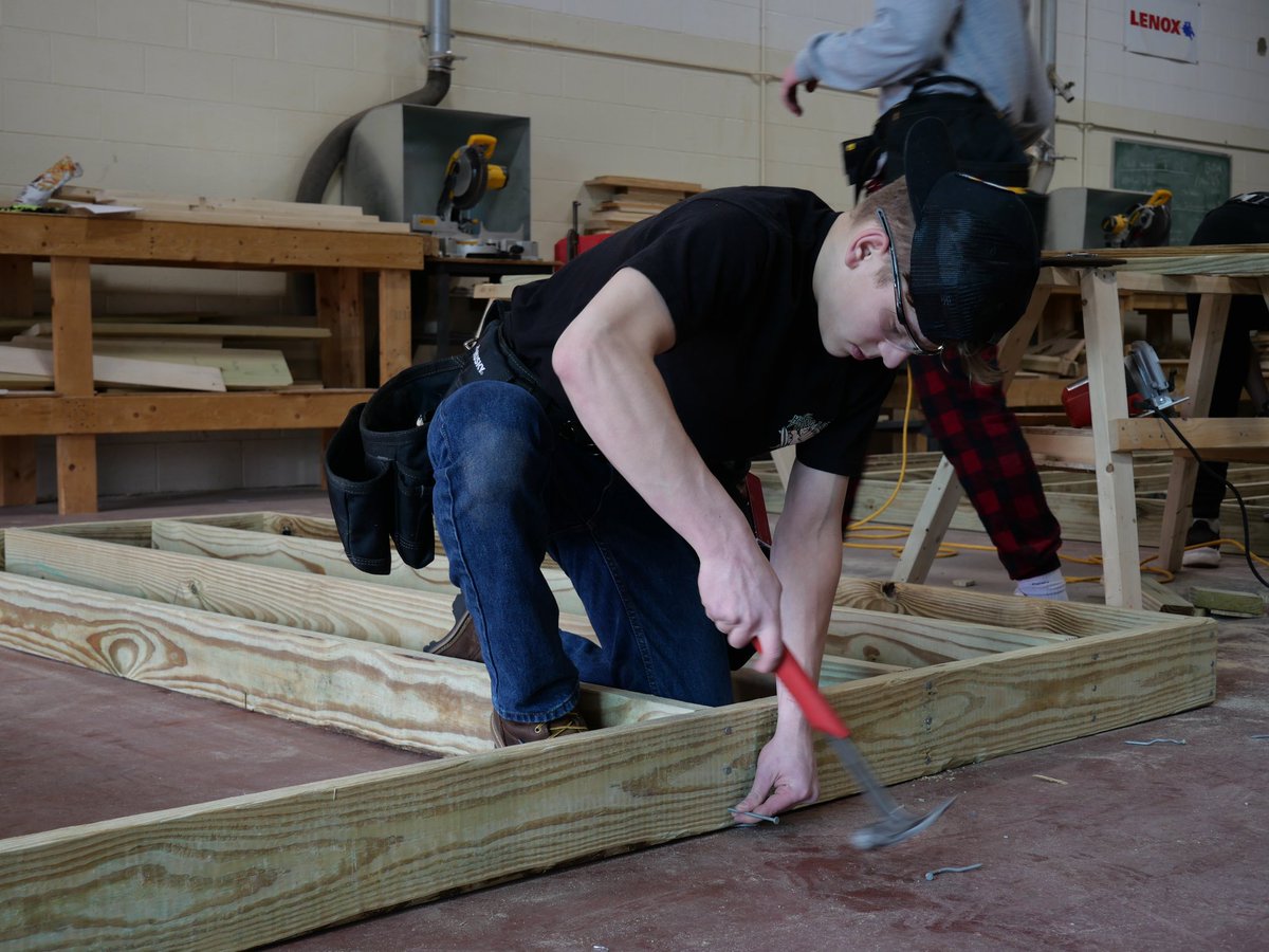 LRTC4ME's tweet photo. Shed season is upon us in Carpentry I and we can’t wait to see how this batch turns out! 
🪵🪚🔨

#mainecte #learningbydoing #lrtc https://t.co/vZQLv3afSs