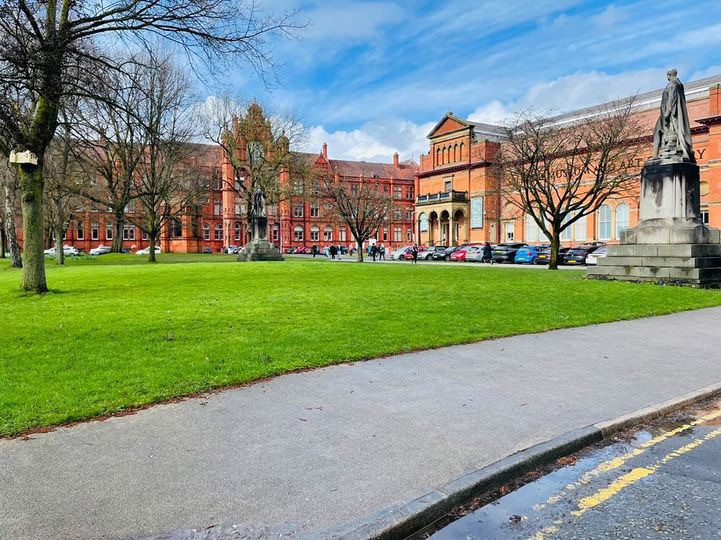 UoS_Students's tweet photo. Does February like March? No, but April May π€
Big thanks to Imad for sending these marvellous spring pics of Peel Park campus for #FeatureThursday!
#SalfordStudents #SalfordUni #UniOfSalford https://t.co/Ldu0cD1nHH