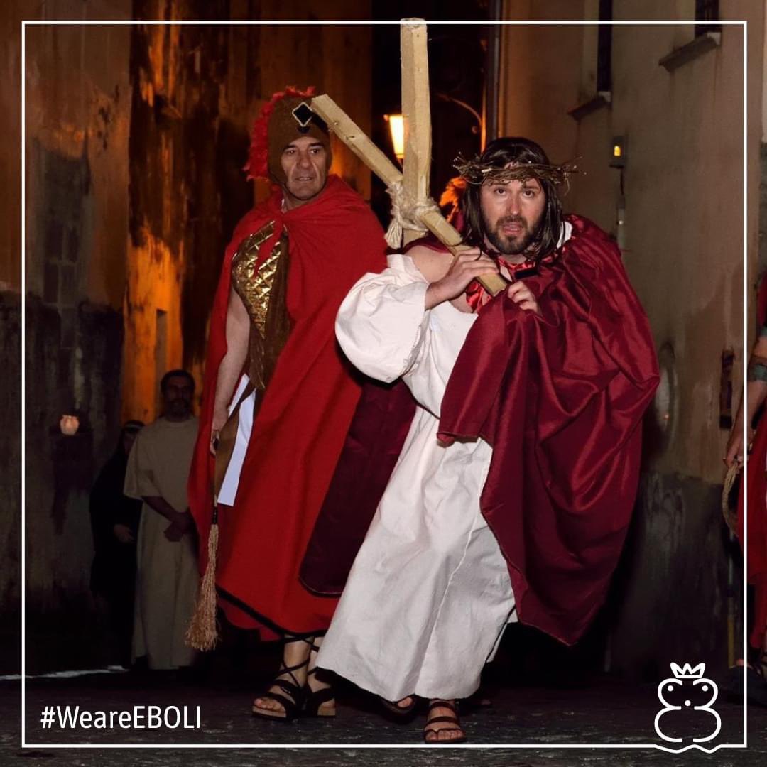Weboli_it's tweet photo. 🕊️ Eboli celebra la Morte e la Resurrezione di Cristo, il momento in cui Dio compie il suo solenne sacrificio, atto d’Amore verso l’uomo. 

🗓️ sabato 1 aprile, alle ore 20 da piazza San Lorenzo, la #PassioneVivente: una rappresentazione viva e reale nel centro storico di #Eboli https://t.co/7h1gMagnhF