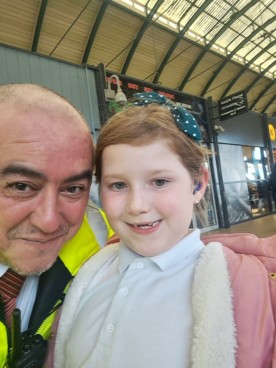 Ian19691969's tweet photo. As Platform Inspector for @EYBuses, I meet a lot of new people but its nice when you get a visit from your beautiful granddaughter. 😍 https://t.co/HczCJPlBQd