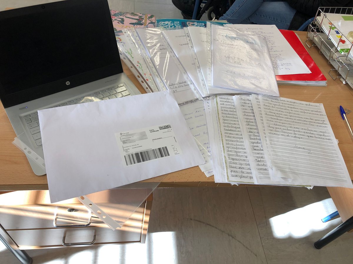 Recibidos centenares de relatos ✏️📃 para nuestro VII #CertamenDeEscritura Educativa Provincial “La persona que me gustaría ser”. Todo preparado para que el jurado se ponga manos a la obra. ¡Mucha suerte chicos/as! 
<a href="/EducaAnd/">Consejería Desarrollo Educativo y FP</a> <a href="/CEP_Orcera/">CEP de ORCERA</a>