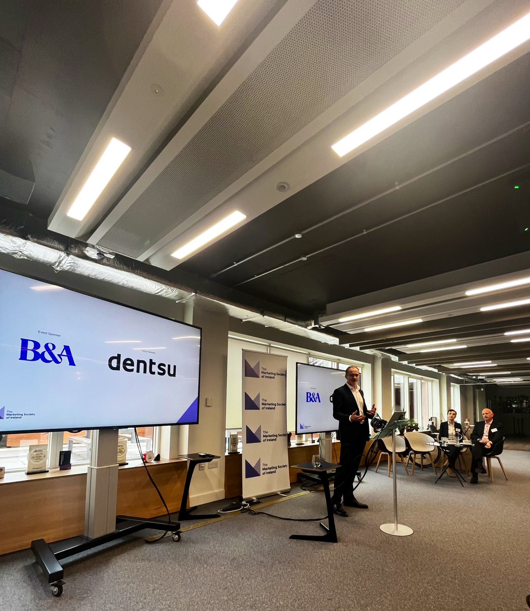 Mktsociety's tweet photo. Our Chair, David Cullen, kicking off our next Insight Focus event - Putting Pricing at the Heart of the Marketing Mix. Thanks to our hosts @dentsuXIreland and our sponsors @banda_ie #InsightFocus https://t.co/RUBOXTiSUg