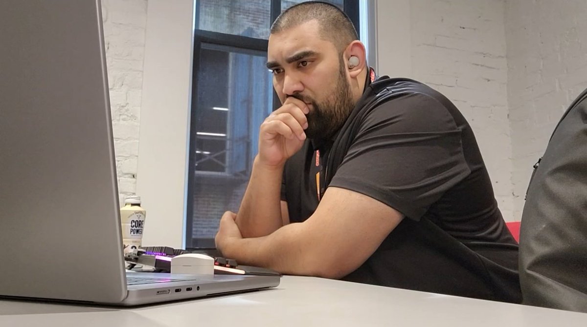 DThompsonDev's tweet image. Day in the life of a software developer.
My facial expressions for about 90% of the day.