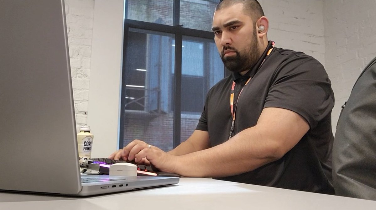 DThompsonDev's tweet image. Day in the life of a software developer.
My facial expressions for about 90% of the day.