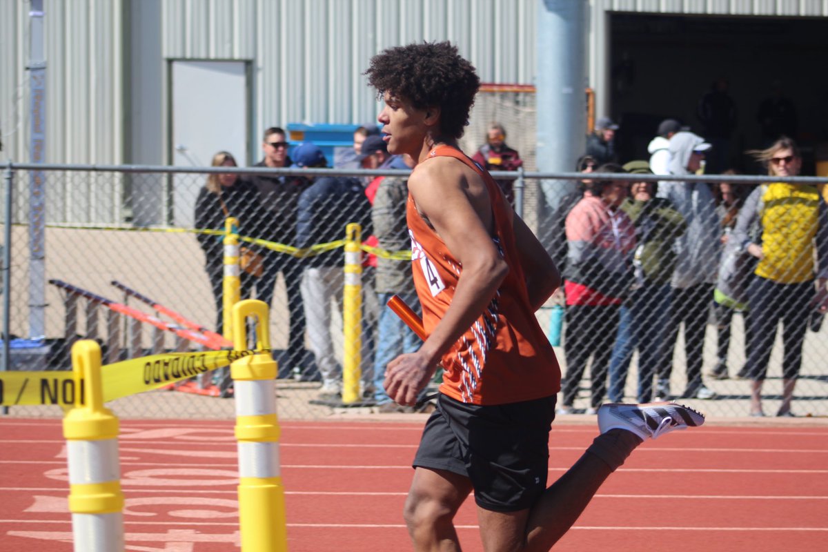 MavsTrack's tweet photo. Our JV team is running at Mountain View High School today!! Be there to support them starting at 3PM!! https://t.co/ONn5VMxJBV