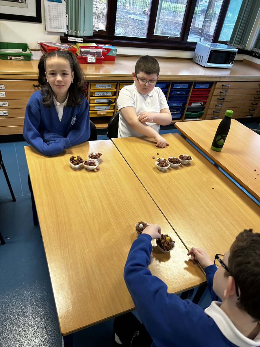 Miss Prentice & The Hive 🐝 tweet media