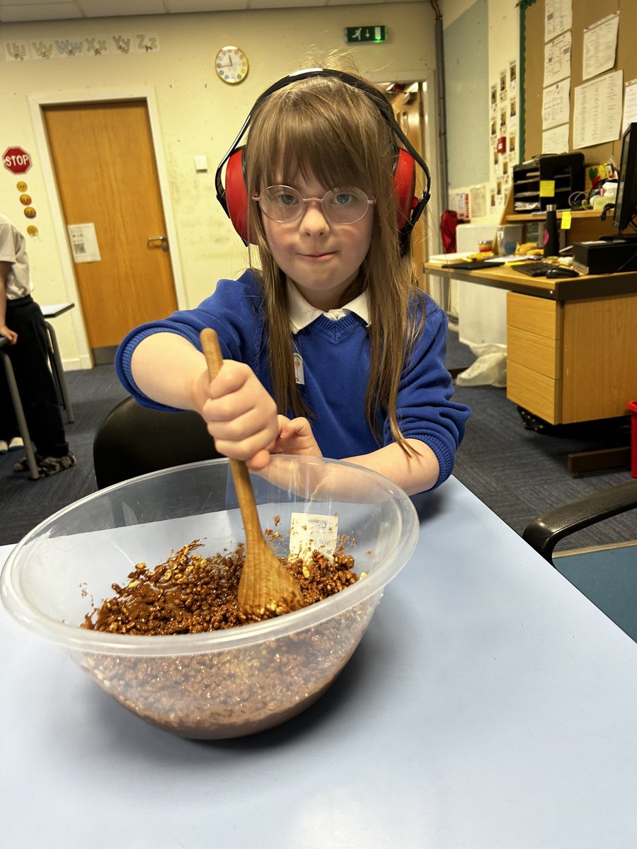 Miss Prentice & The Hive 🐝 tweet media