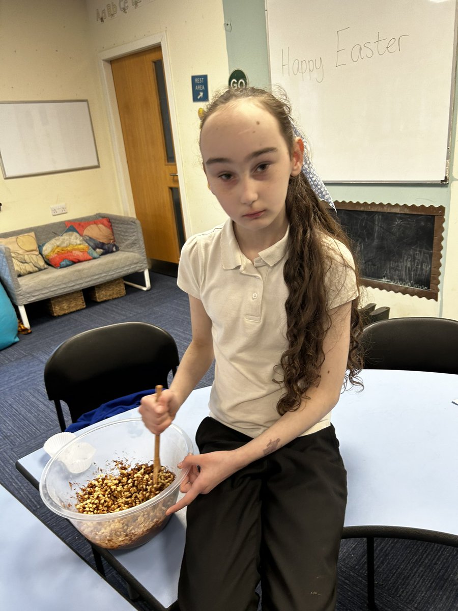 Miss Prentice & The Hive 🐝 tweet media