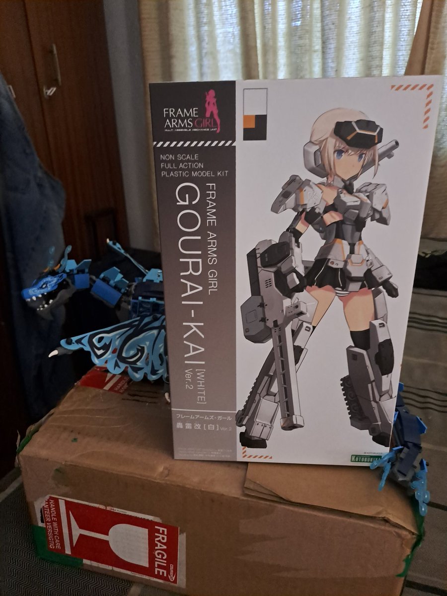 Rhymelark's tweet photo. Today's dragon loot. Thanks @gunpla_sa https://t.co/qa8TBx9OKo