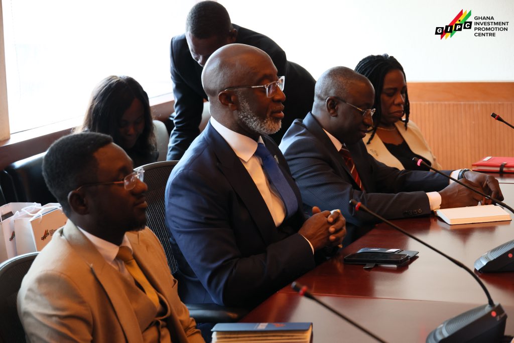 gipaghana's tweet photo. The Mexican Ministry of Foreign Affairs held a meeting with Ghana's delegation, as part of the #GIPC's investment mission to Latin America, to discuss bilateral trade &amp; investment opportunities between #Mexico &amp; #Ghana. 1/4

 #diaspora #trade #partnerships #InvestGhana https://t.co/HmsrOzerzU
