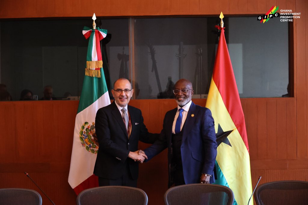 gipaghana's tweet photo. The Mexican Ministry of Foreign Affairs held a meeting with Ghana's delegation, as part of the #GIPC's investment mission to Latin America, to discuss bilateral trade &amp; investment opportunities between #Mexico &amp; #Ghana. 1/4

 #diaspora #trade #partnerships #InvestGhana https://t.co/HmsrOzerzU