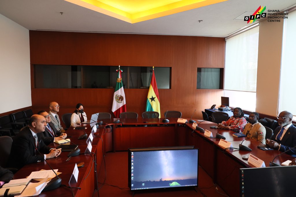 gipaghana's tweet photo. The Mexican Ministry of Foreign Affairs held a meeting with Ghana's delegation, as part of the #GIPC's investment mission to Latin America, to discuss bilateral trade &amp; investment opportunities between #Mexico &amp; #Ghana. 1/4

 #diaspora #trade #partnerships #InvestGhana https://t.co/HmsrOzerzU