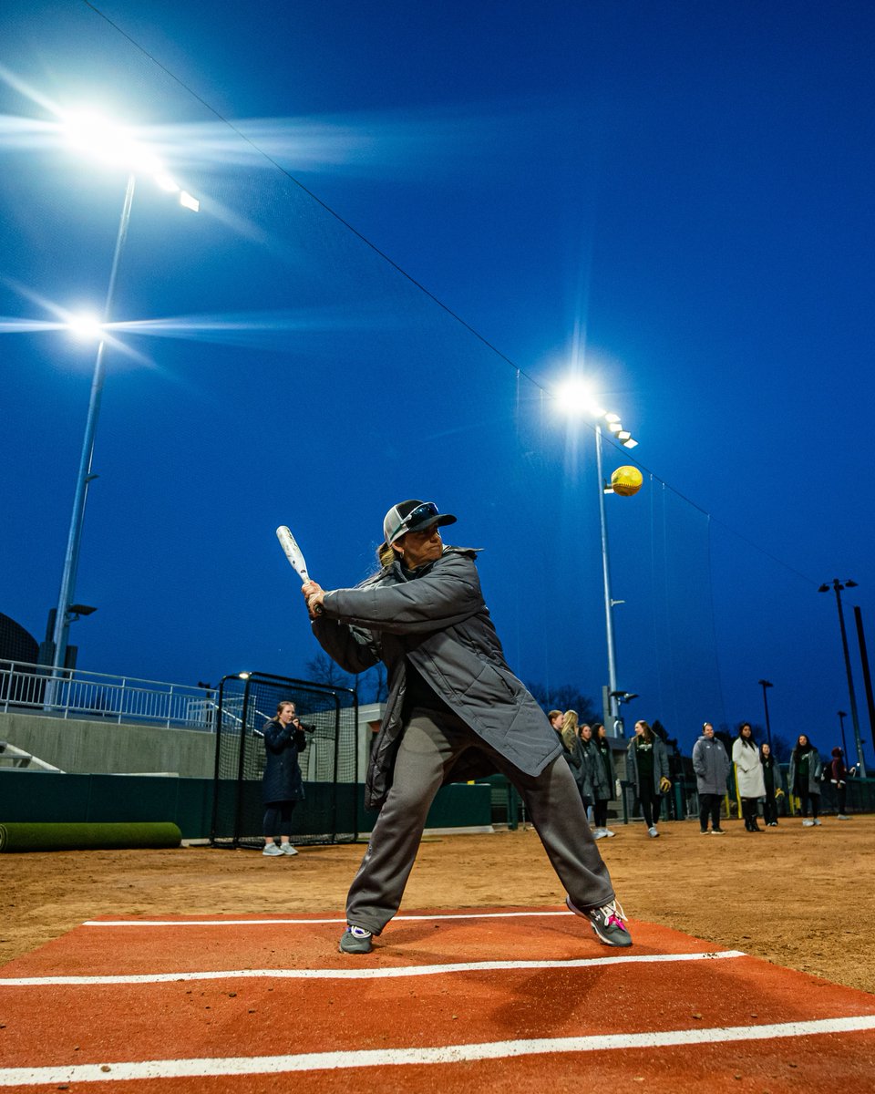 CSUSoftball's tweet photo. 𝐁𝐑𝐈𝐆𝐇𝐓 future ahead for this program! 😎

Come check out our new lights at our first ever 𝐍𝐈𝐆𝐇𝐓 𝐆𝐀𝐌𝐄 Saturday, April 1 at 6 p.m.

#Stalwart x #CSURams https://t.co/roeYoEwXn7