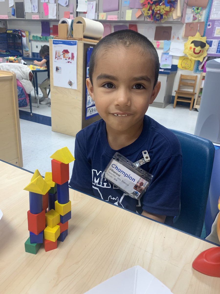 nfranco1214's tweet photo. We’re using 3-D shapes to make real-world objects! We’ve made castles, a bench, a pickle stand, airplanes and rockets! Lots of fun in our PreK world! @LomaParkES https://t.co/xfEDpRmUmS