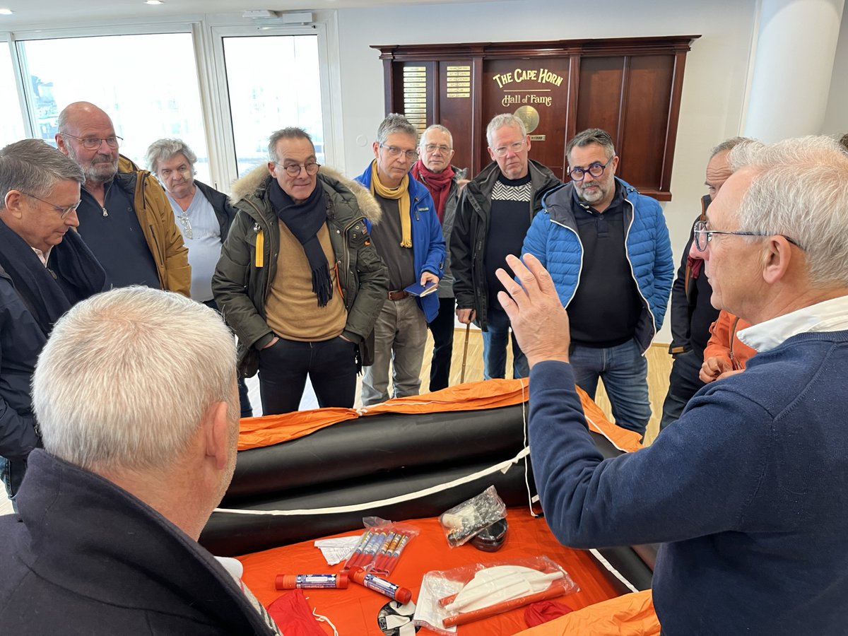 SNSM (@sauveteursenmer) on Twitter photo #PARTENAIRE ⚓️ La #SNSM a participé à la 1ère "Journée Sécurité" organisée par <a href="/GroupeAPRIL/">Groupe APRIL</a> aux Sables d’Olonne le 4/03 📅 Ces sessions de #prévention à destination des plaisanciers sont l’occasion pour les #SauveteursenMer d’apporter leurs conseils et expertise 🌊 #PARTENAIRE ⚓️ La #SNSM a participé à la 1ère "Journée Sécurité" organisée par <a href="/GroupeAPRIL/">Groupe APRIL</a> aux Sables d’Olonne le 4/03 📅 Ces sessions de #prévention à destination des plaisanciers sont l’occasion pour les #SauveteursenMer d’apporter leurs conseils et expertise 🌊