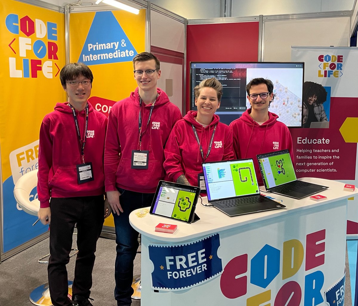 codeforlifeuk's tweet photo. The #codeforlifeuk team have made some great connections @bett_show so far. Looking forward to making many more. Still time to find us at stand SG71 tomorrow #bettshow23 #edtech #Python #freeresources #keepkidscoding @OcadoTechnology @OcadoGroup https://t.co/dp5zQszhUI