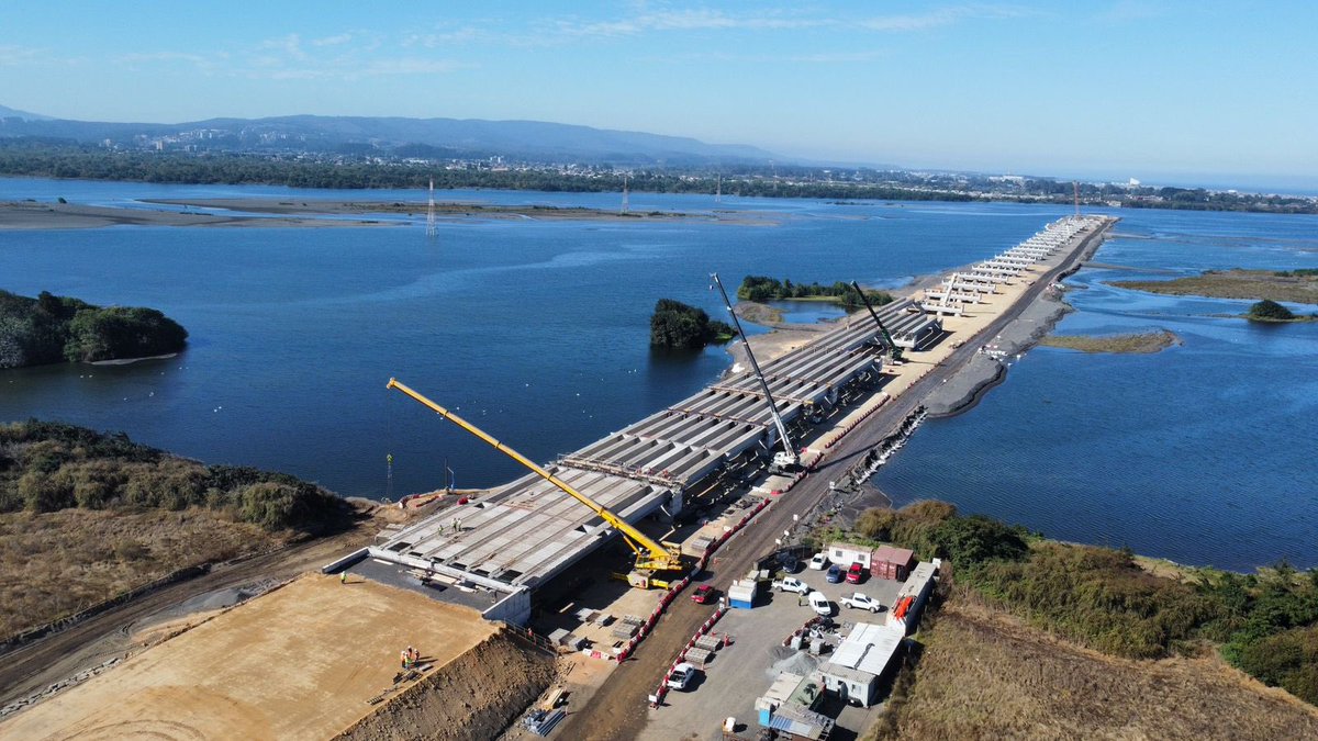 MOPBiobio's tweet photo. Un 40% de avance presenta la construcción del #PuenteIndustrial, obra largamente esperada y que permitirá mejorar la movilidad del Gran #Concepción.
✅ El 2024 estará operativo y será el segundo más largo de 🇨🇱 después del puente Chacao.
✅Obras generan mil empleos

(Sigue 👇🏻) https://t.co/V3f9rhcCNP