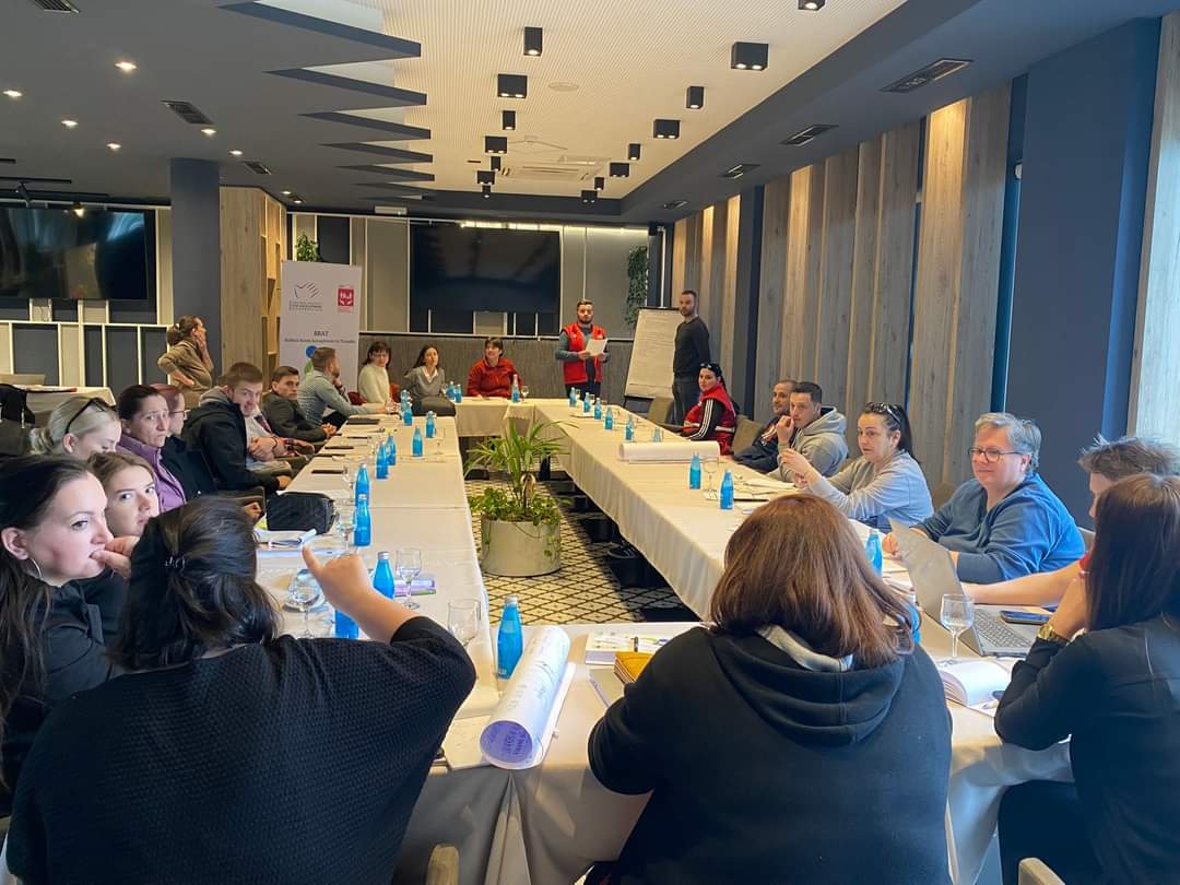 HMagrdzija's tweet photo. @RedCrossBH staff from #Bihać #Tuzla and #Sarajevo together with colleagues from #IPSIA, #Emmaus and #Caritas took part in training "Migration policies and legal principles at national, regional and European level" organized within #BRAT project supported by @italyinbih @aics_it https://t.co/TlRUmjffte