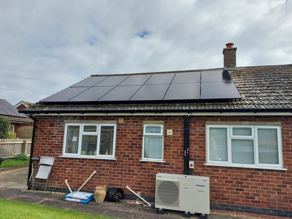 PlatformHousing's tweet photo. £12.1million  has been awarded to Platform Housing Group through the Social Housing Decarbonisation Fund (SHDF) Wave 2 for energy efficiency upgrades to 995 of its properties: https://t.co/Q9vAEI8Qwp

#HUG2support #SHDFsupport #helptoheat https://t.co/zSkD2z8C4l