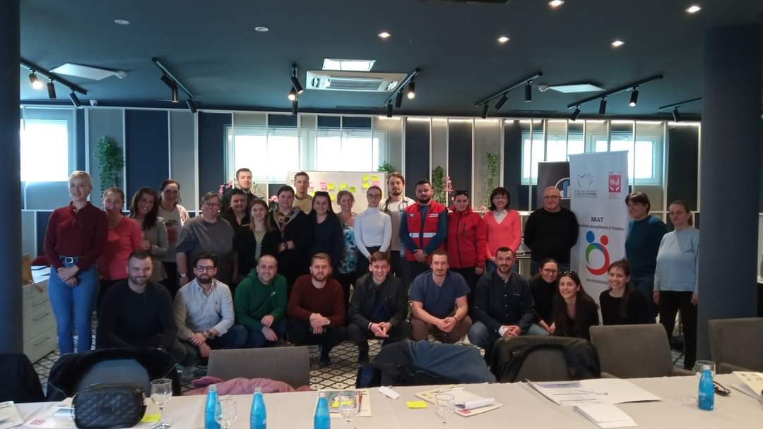 HMagrdzija's tweet photo. @RedCrossBH staff from #Bihać #Tuzla and #Sarajevo together with colleagues from #IPSIA, #Emmaus and #Caritas took part in training "Migration policies and legal principles at national, regional and European level" organized within #BRAT project supported by @italyinbih @aics_it https://t.co/TlRUmjffte