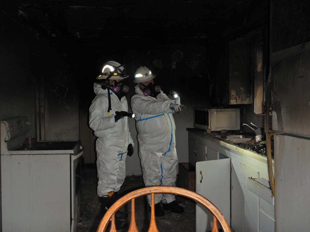 OSFM's tweet photo. Last week, our deputy state fire marshals helped lead a class on fire investigations in Grants Pass. Students from several fire agencies around Oregon attended the class to learn how to determine the cause and origin of a fire. (1/2) https://t.co/vSdL5aQTkV