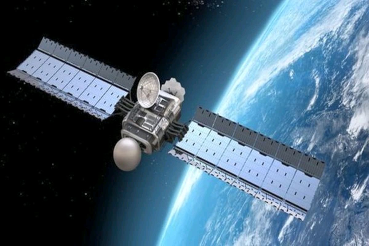 akashawasthi009's tweet photo. Indian Army to get its own communication #satellite GSAT-7B by 2026. 

The ₹3,000 crore contract signed with #NSIL for the indigenously developed five-tonne satellite by #ISRO. #IndianArmy #CommunicationSatellite #GSAT7B https://t.co/blyrpM2Nq7