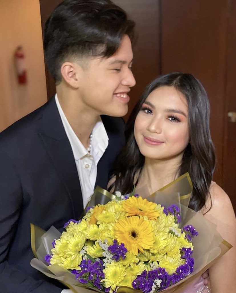 rhodeskinz's tweet photo. “my first prom will always be worth remembering” uhhh i guess not? 😭 lol i don’t really care if u wanna be shady but that’s mad disrespectful to someone who went out of his way to make ur actual first prom memorable 🥱 

anyway! highkey wishing k just ditched this https://t.co/MSbNDmuJz4