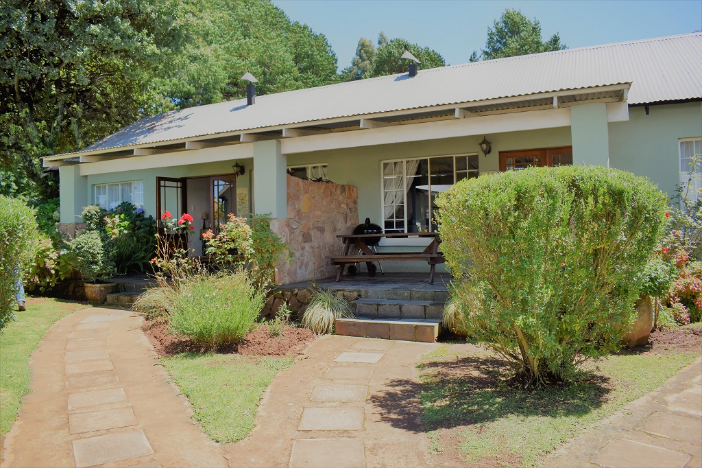 We have 4 gorgeous self catering cottages located in the heart of Dullstroom, perfect for family holidays and getaways with friends!

#dullstroom #mpumalanga #mpumalangatourism #SouthAfrica #familyholiday #girlsweekend #roadtrip #roadtripsouthafrica #shotleft #discovermpumalanga