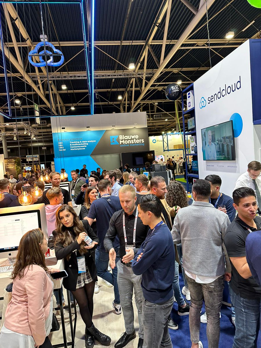 Sendcloud's tweet photo. It’s a wrap! 🚀 2 amazing days at @WebwinkelVakdag 🙌
It was great to see you all 😎 Thanks for visiting and meeting us!
#Sendcloud #WebwinkelVakdagen #WWV23 #WebwinkelVakdagen2023 @DEITY_commerce https://t.co/26eiOdWgwH @gorgiasio @klaviyo @MolliePayments https://t.co/hrTtLpjXd6