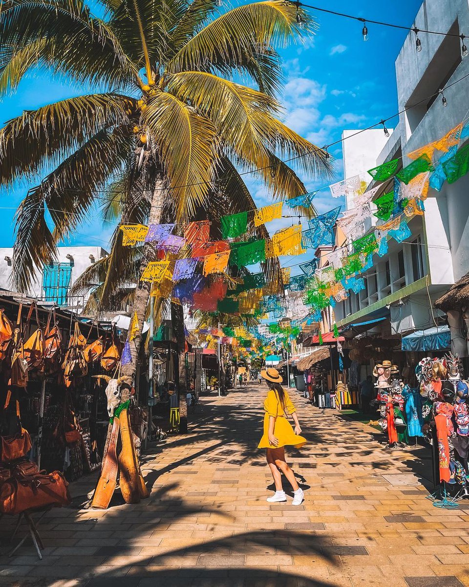 TulumTulum's tweet photo. A tan solo una hora de #Tulum encontrarás la Quinta Avenida de @PDelCarmenMx , ideal para dar un paseo, hacer compras y probar un platillo nuevo. 

¿𝗬𝗮 𝗹𝗮 𝗰𝗼𝗻𝗼𝗰𝗲𝘀? 🛍️🍧⁣
⁣
🌐: https://t.co/QKm35c2Qca
📸: exploredbymarta vía IG⁣⁣⁣⁣
⁣⁣⁣⁣
#CaribeMexicano https://t.co/42O3nAgvXq