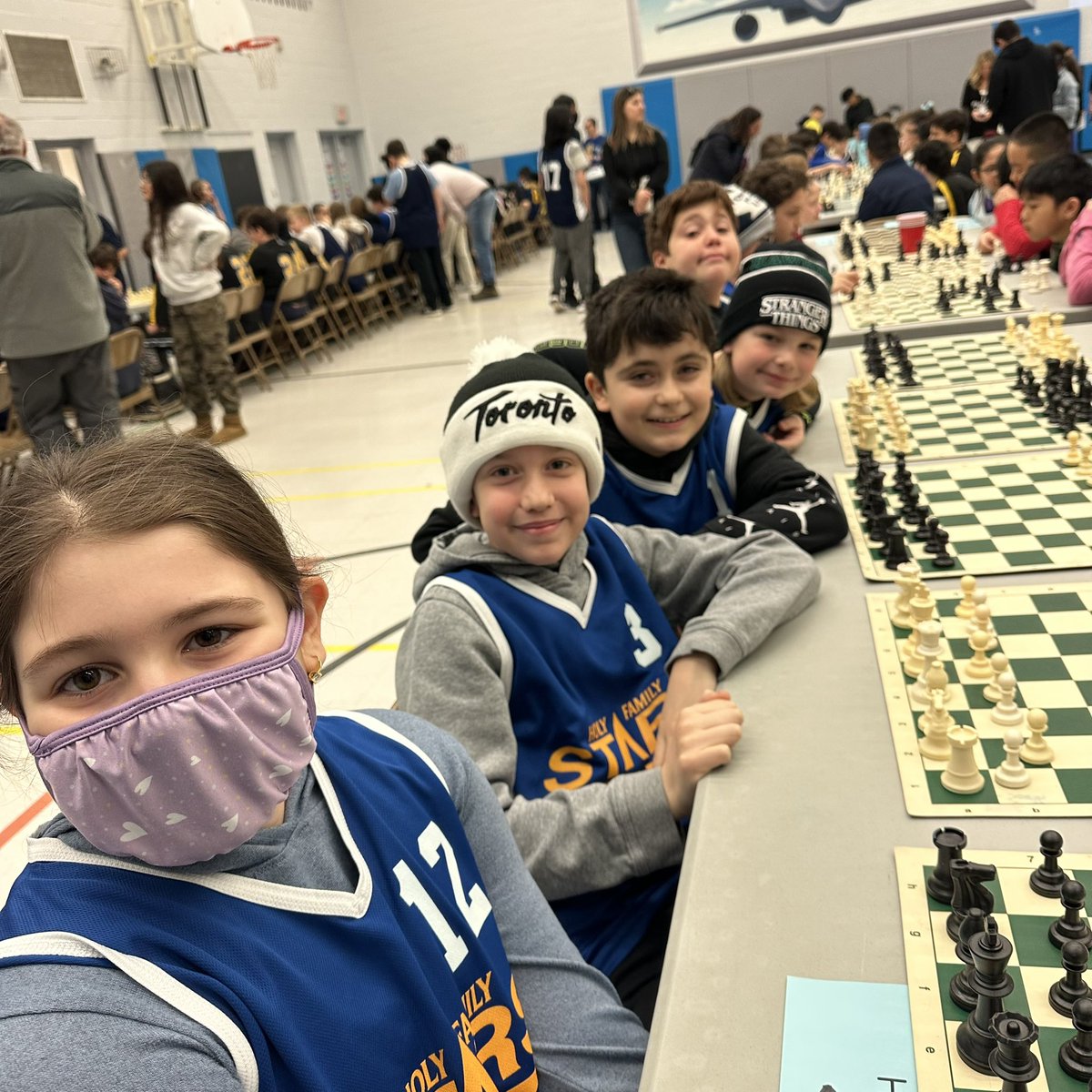 Congratulations to the Junior Chess Team who placed 4th today!! Way to go stars! ♟️⭐️ @HOFAM_DPCDSB @MmeNaccarato