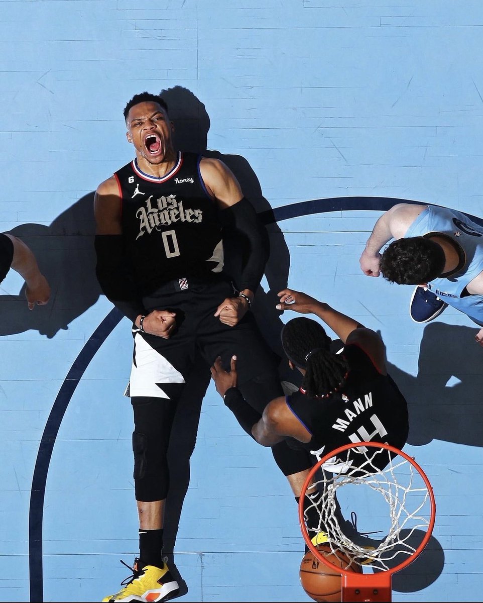 Sometimes you gotta remind them.. go ahead <a href="/russwest44/">Russell Westbrook</a> 😬